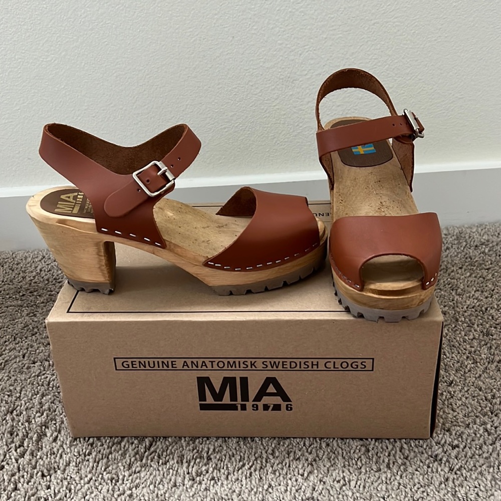 MIA Greta Leather Clog 38